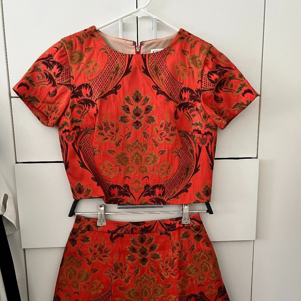 Alice + Olivia matchy top and skirt in Orange